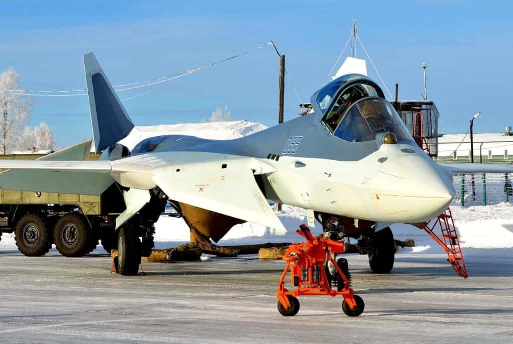 Самолет Т-50/Су-57 считают наиболее вероятным альтернативным носителем авиационно-ракетного комплекса «Кинжал» с гиперзвуковой ракетой Х-47М2